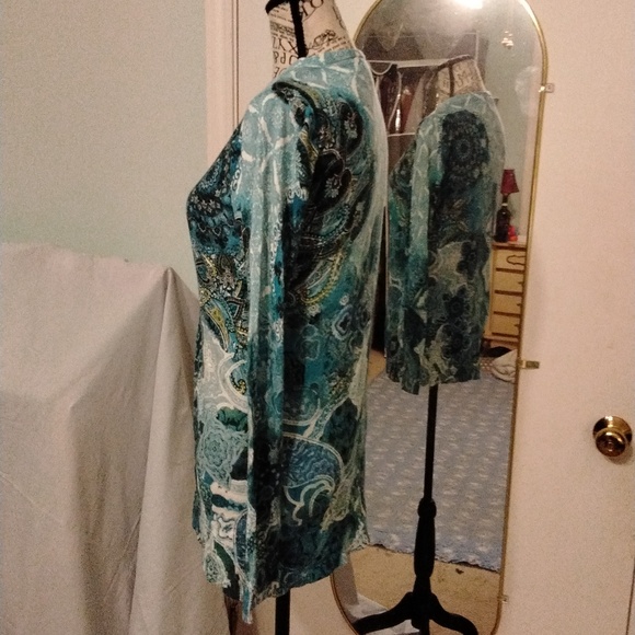 Women's EUC Chico's blue paisley long sleeve button front Cardigan Sz 0 (XS) - Picture 3 of 7